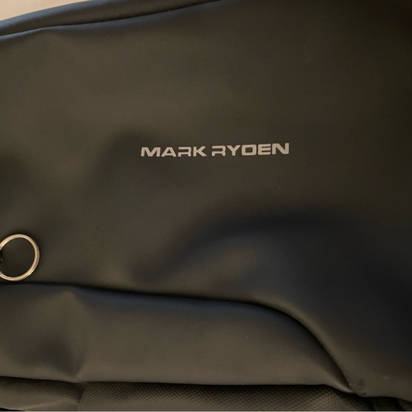 Men’s black bag for iPad or laptop. - Picture 12 of 16